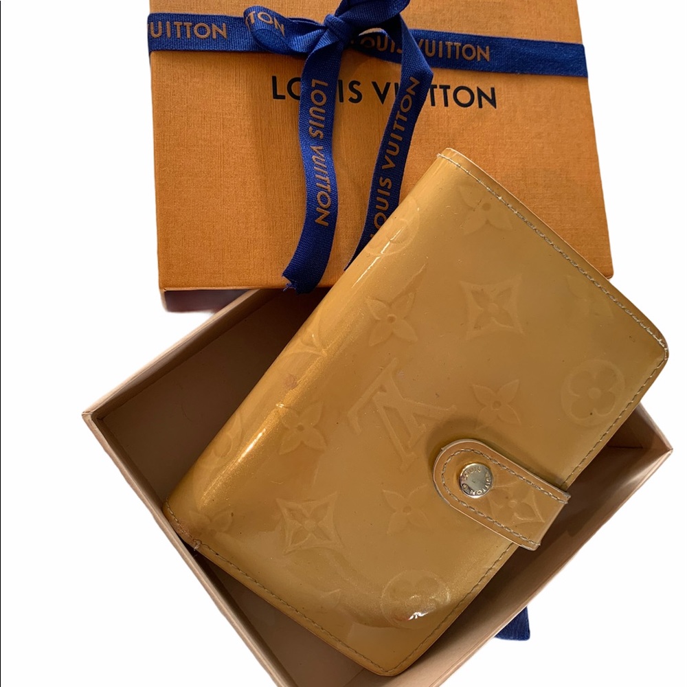 AUTHENTICATED Louis Vuitton vernis wallet W/ box - Picture 2 of 16